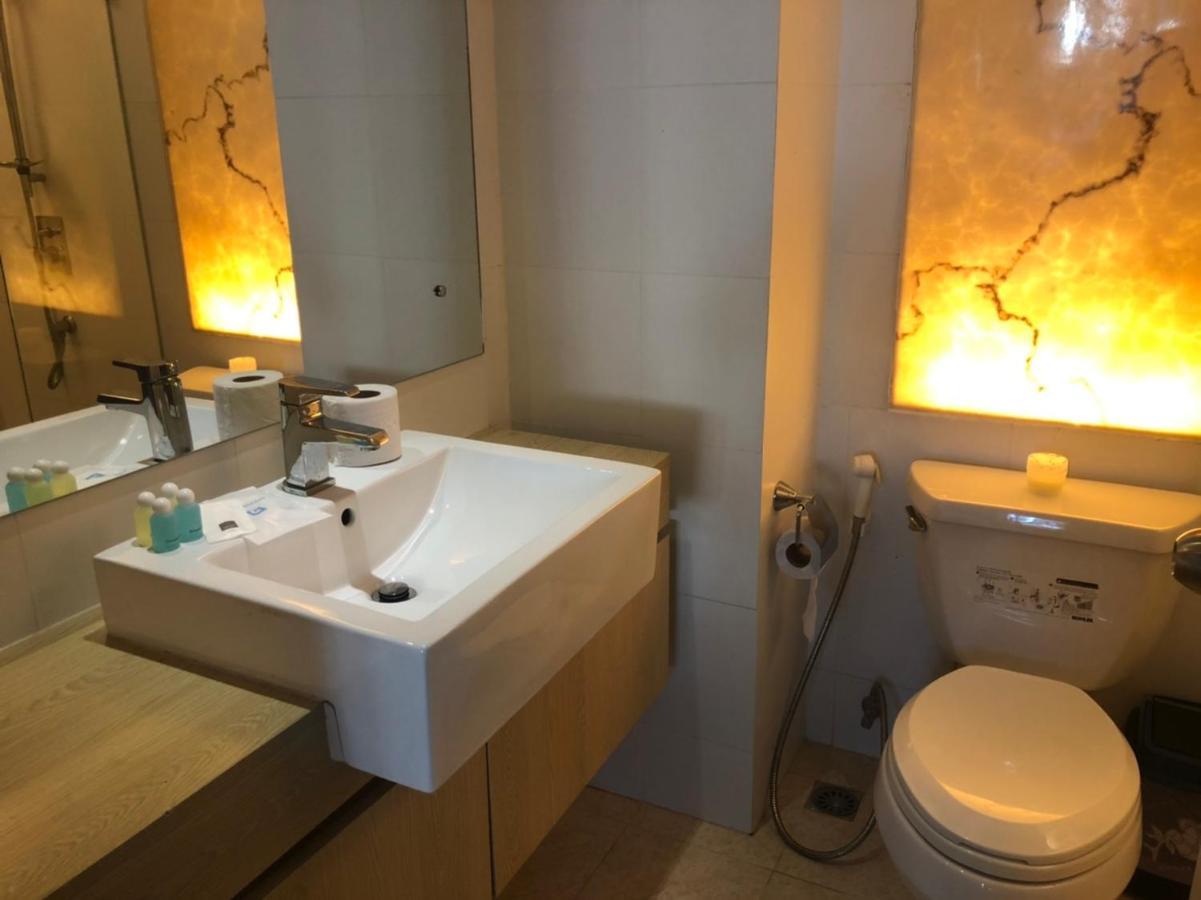 Atlantis Condo Resort Jomtien Esterno foto