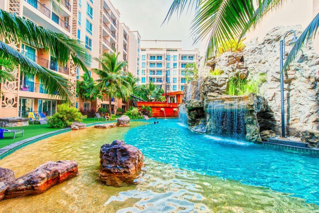 Atlantis Condo Resort Jomtien Esterno foto