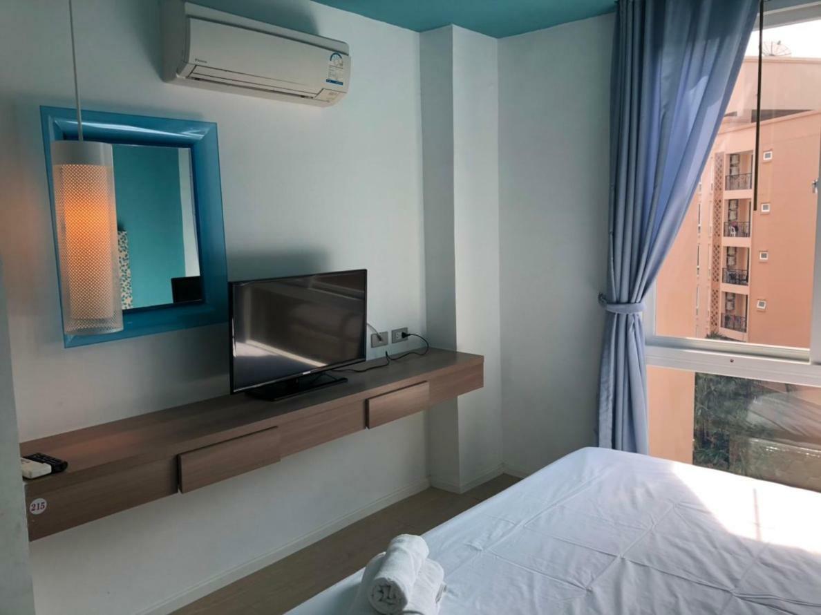 Atlantis Condo Resort Jomtien Esterno foto