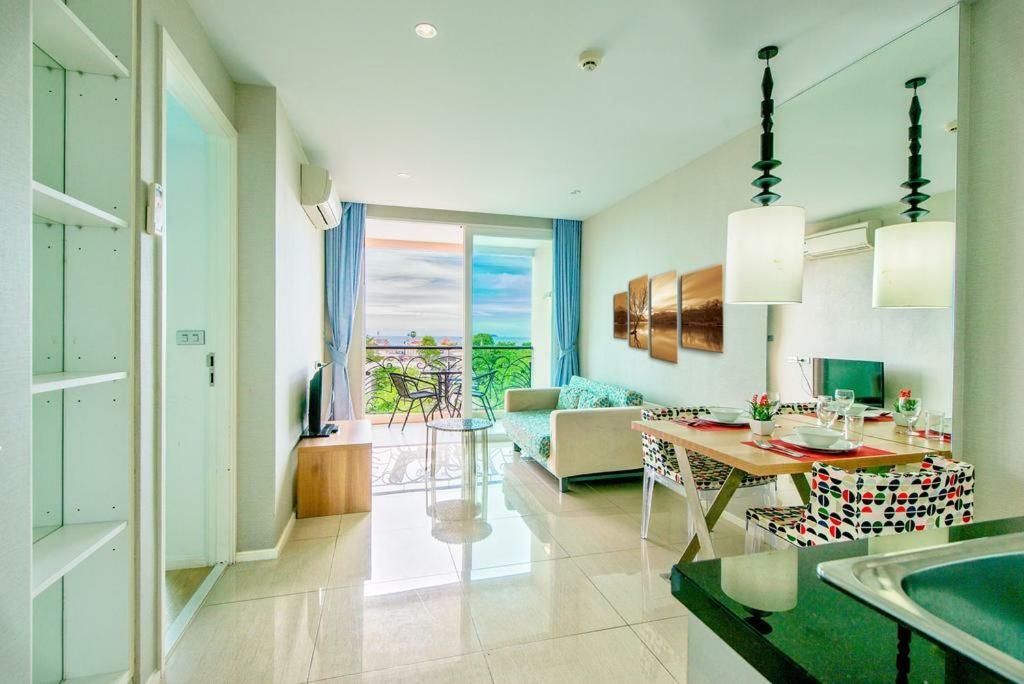 Atlantis Condo Resort Jomtien Esterno foto